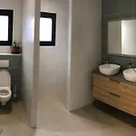 بيت للعطل With Pool For 8 People *