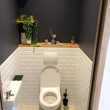 With Pool For 8 People Prázdninový dům *