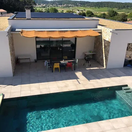 With Pool For 8 People Casa de Férias *