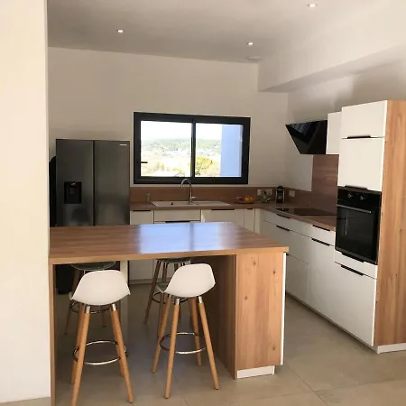 With Pool For 8 People Vakantiehuis