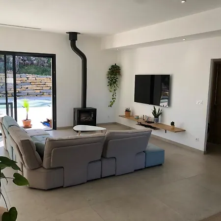 Holiday home With Pool For 8 People