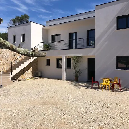 With Pool For 8 People Vakantiehuis *