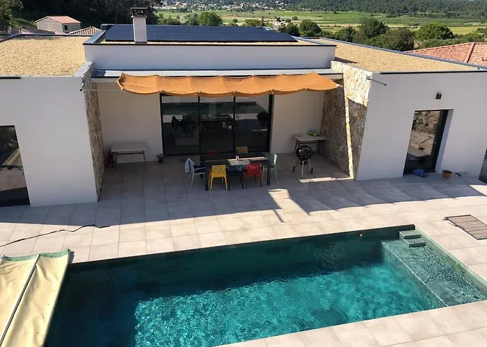 With Pool For 8 People Casa de Férias *