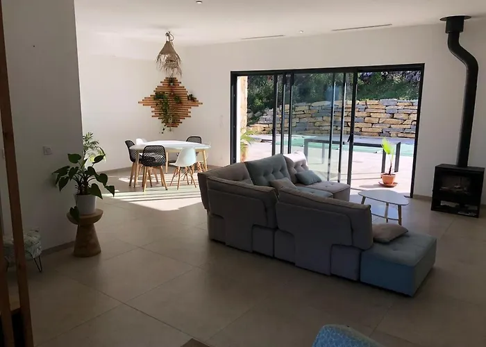 With Pool For 8 People Ferienhaus